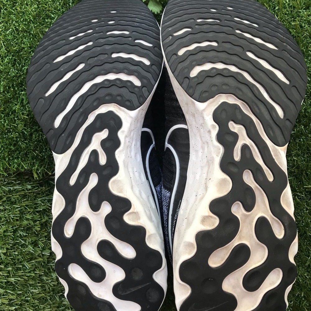 - Nike react infinity flyknit size women 11.5 black and white .Unisex men’s 9.5 - Picture 14 of 15